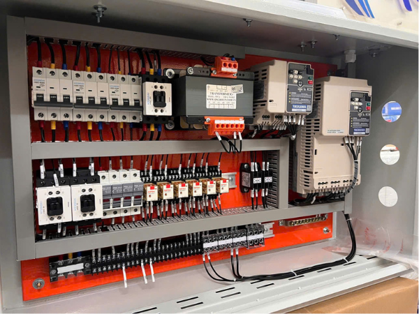 Cung cấp các thiết bị điện, biến tần, tủ điện cho các hệ thống điện nhà xưởng, điện cầu trục và tời nâng